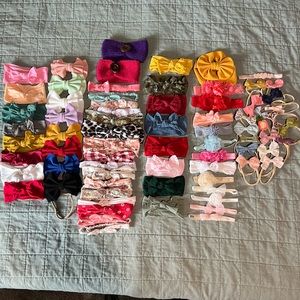 Lot of 74 headband style baby girl bows